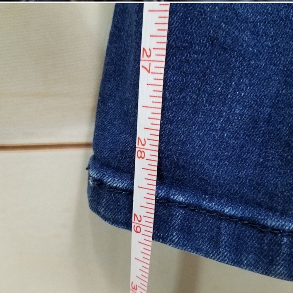 Levi's size 28 - Picture 3 of 4
